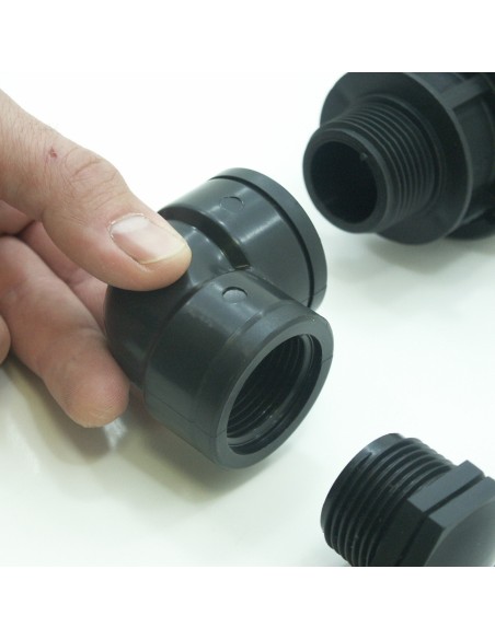 Codo de polietileno de 90° con roscas hembra - S&M Garden
