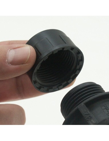 Tapón final de polietileno con rosca hembra - S&M Garden