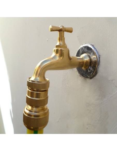 Grifo regulable de latón con toma para manguera | S&M Garden